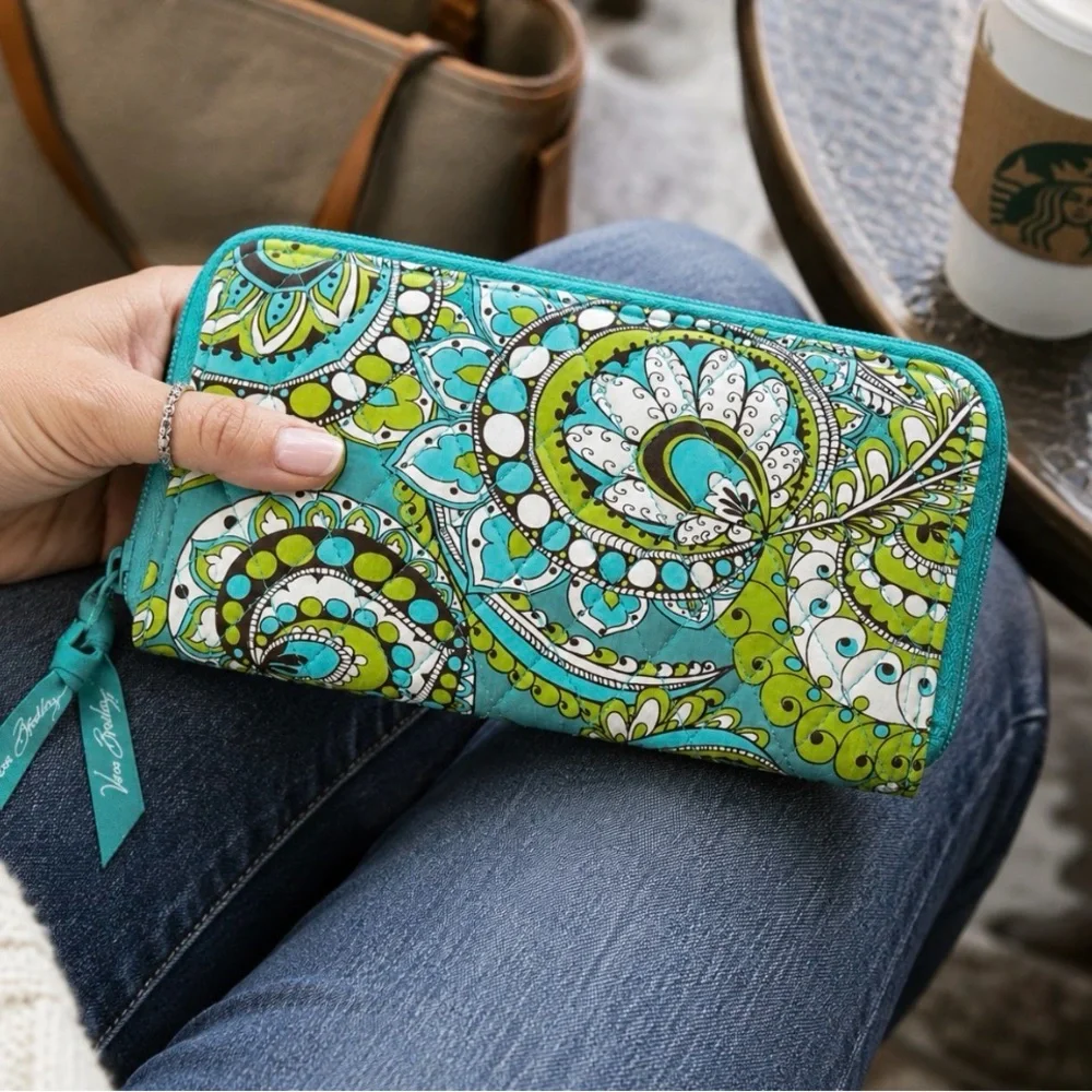 Vera Bradley Peacock Zip Around Wallet NWT Quilted Cotton Travel Organizer